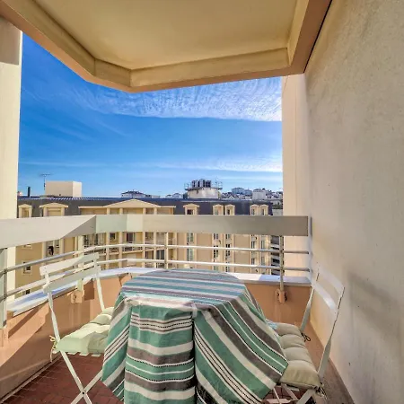 比亚里茨海滨公寓 *